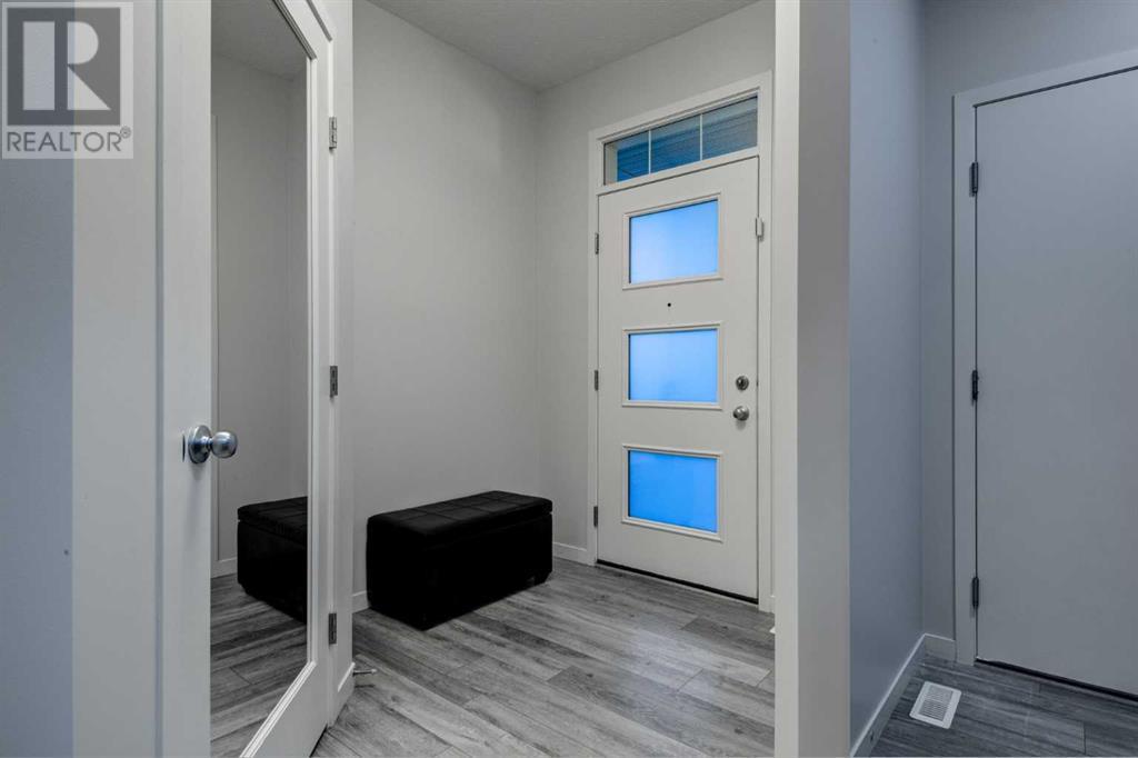 Property at 19 WEST GROVE Place SW image 5