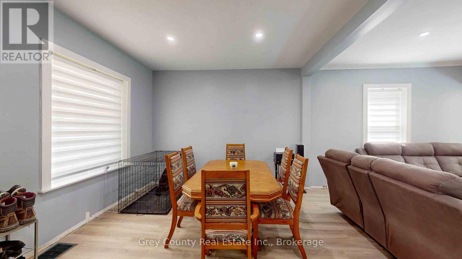 124 Lorne Street, Grey Highlands, Ontario  N0C 1H0 - Photo 10 - X12235192
