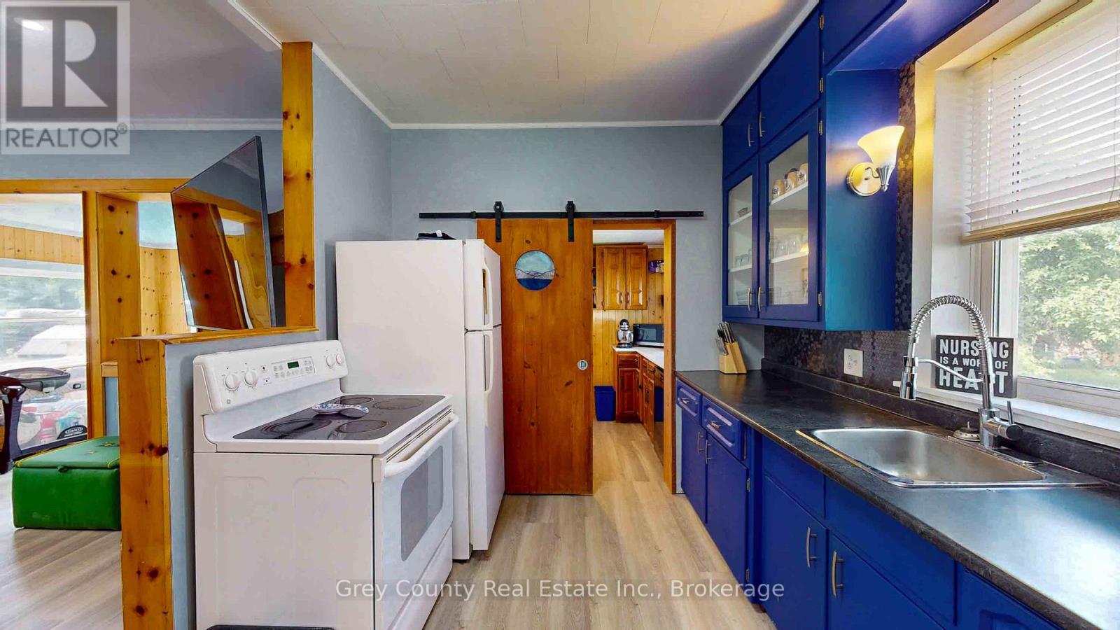 124 Lorne Street, Grey Highlands, Ontario  N0C 1H0 - Photo 21 - X12235192