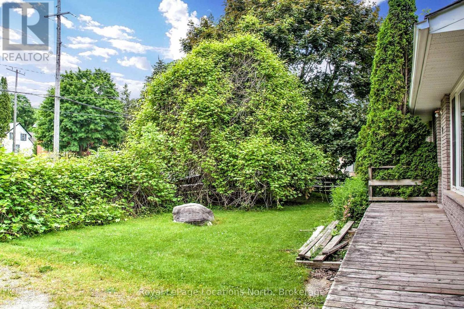 Property at 10 MARSHALL STREET E image 5