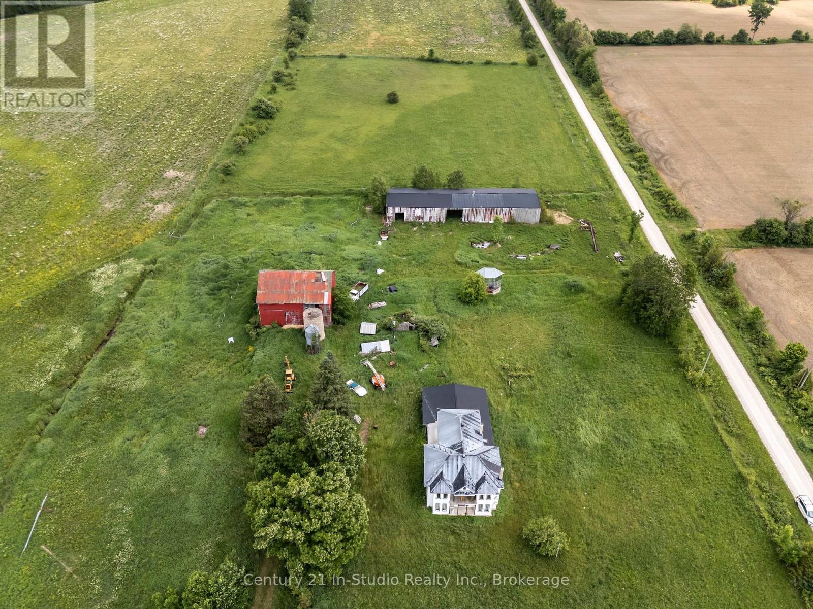135389 Concession 8 Road, Chatsworth, Ontario  N0H 1K0 - Photo 6 - X12235333