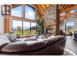 6400 Keyes Avenue, peachland, British Columbia