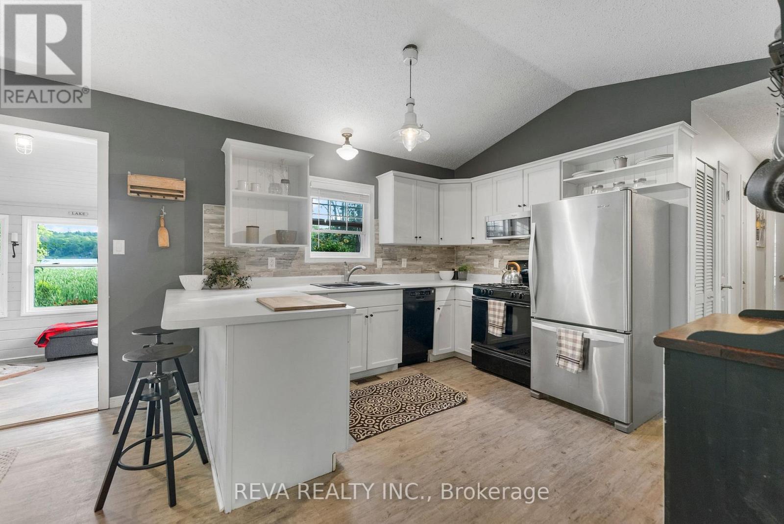 Property at 14 ROBINSON LANE image 3