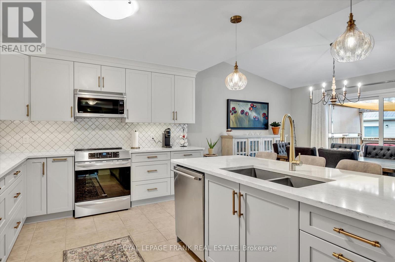 Property at 564 GRANGE WAY image 5