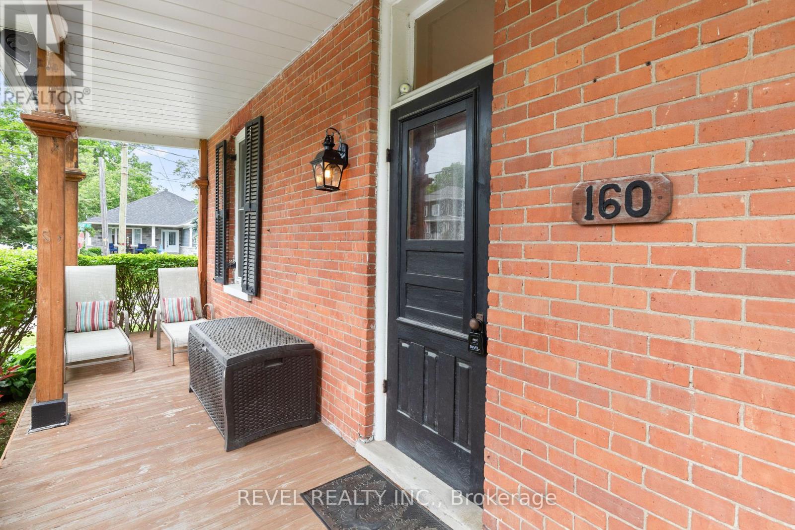 Property at 160 WILLIAM STREET N image 4