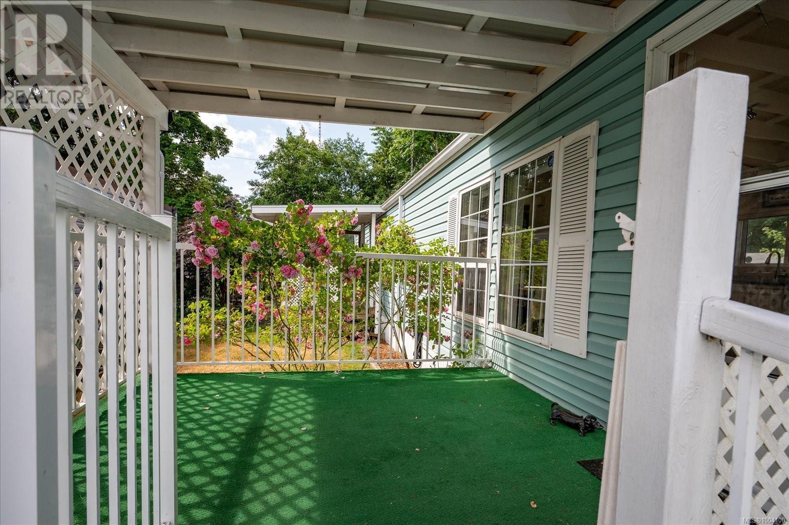 Property at 32 Honey Dr image 3