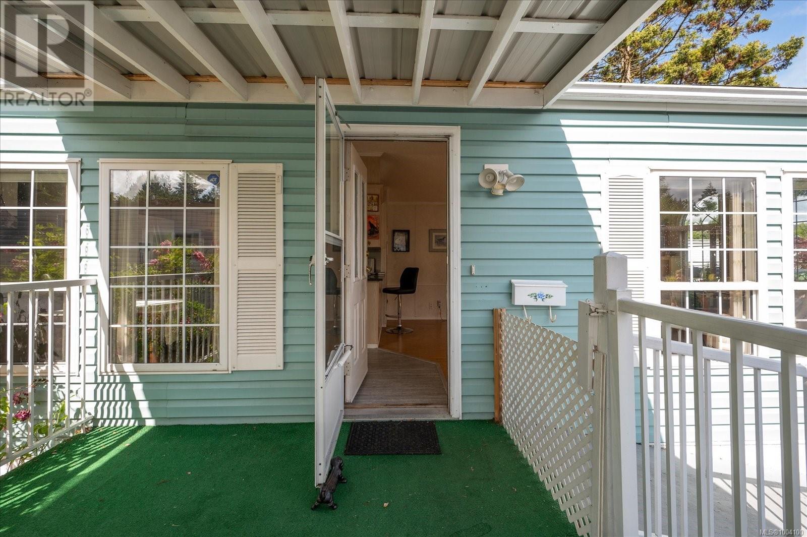 Property at 32 Honey Dr image 4