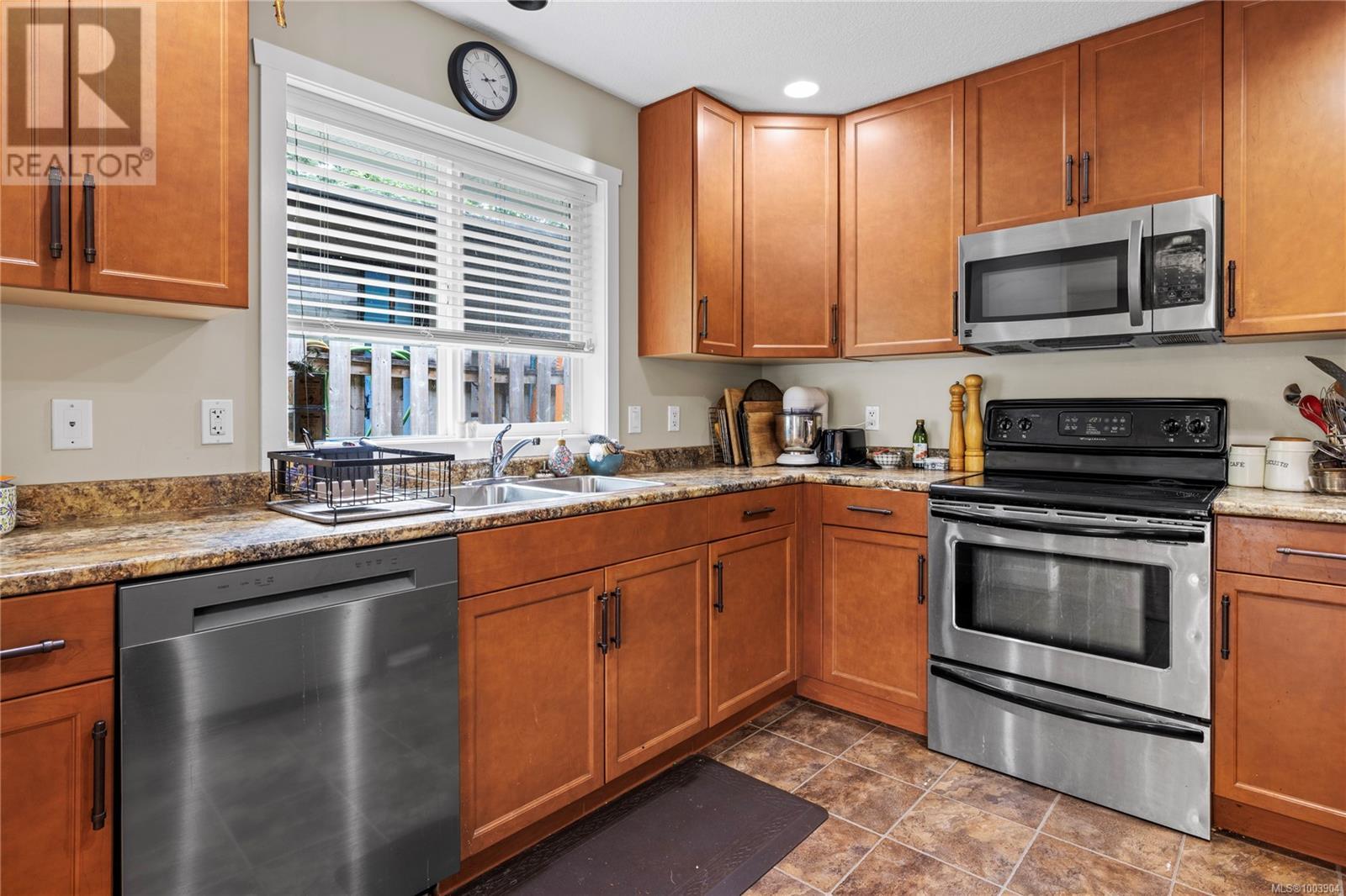 512 Gardasan Way, Nanaimo, British Columbia  V9R 6K8 - Photo 12 - 1003904