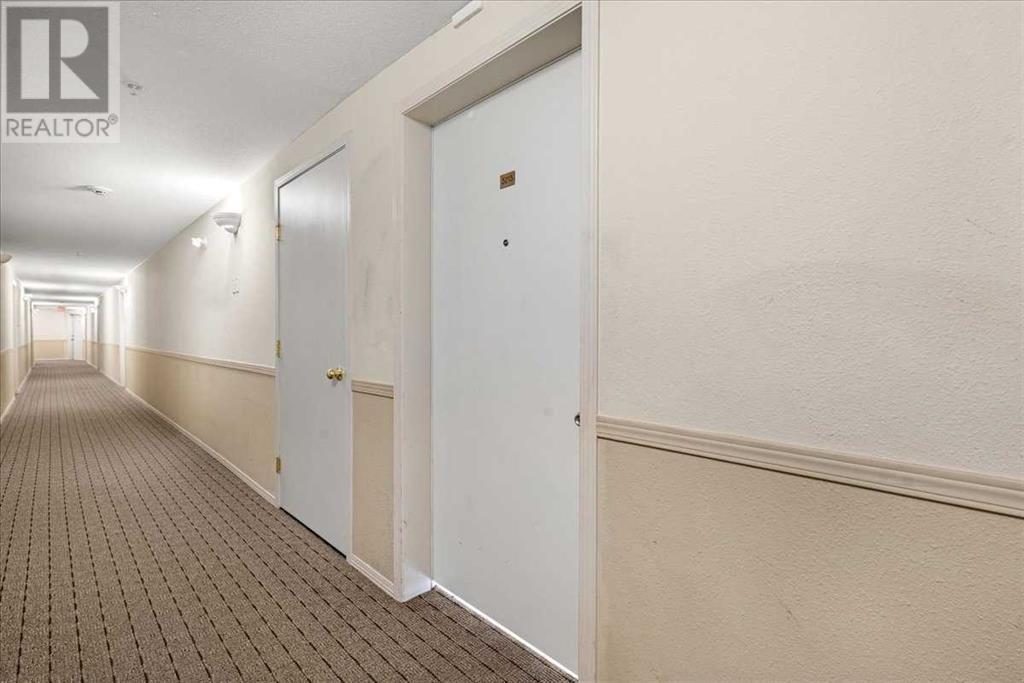 Property at 213, 3000 Citadel Meadow Point NW image 4