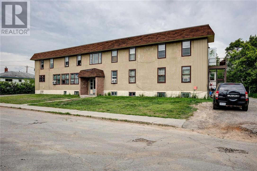 58 Cedar Street, Levack, Ontario  P3E 1A5 - Photo 2 - 2122902