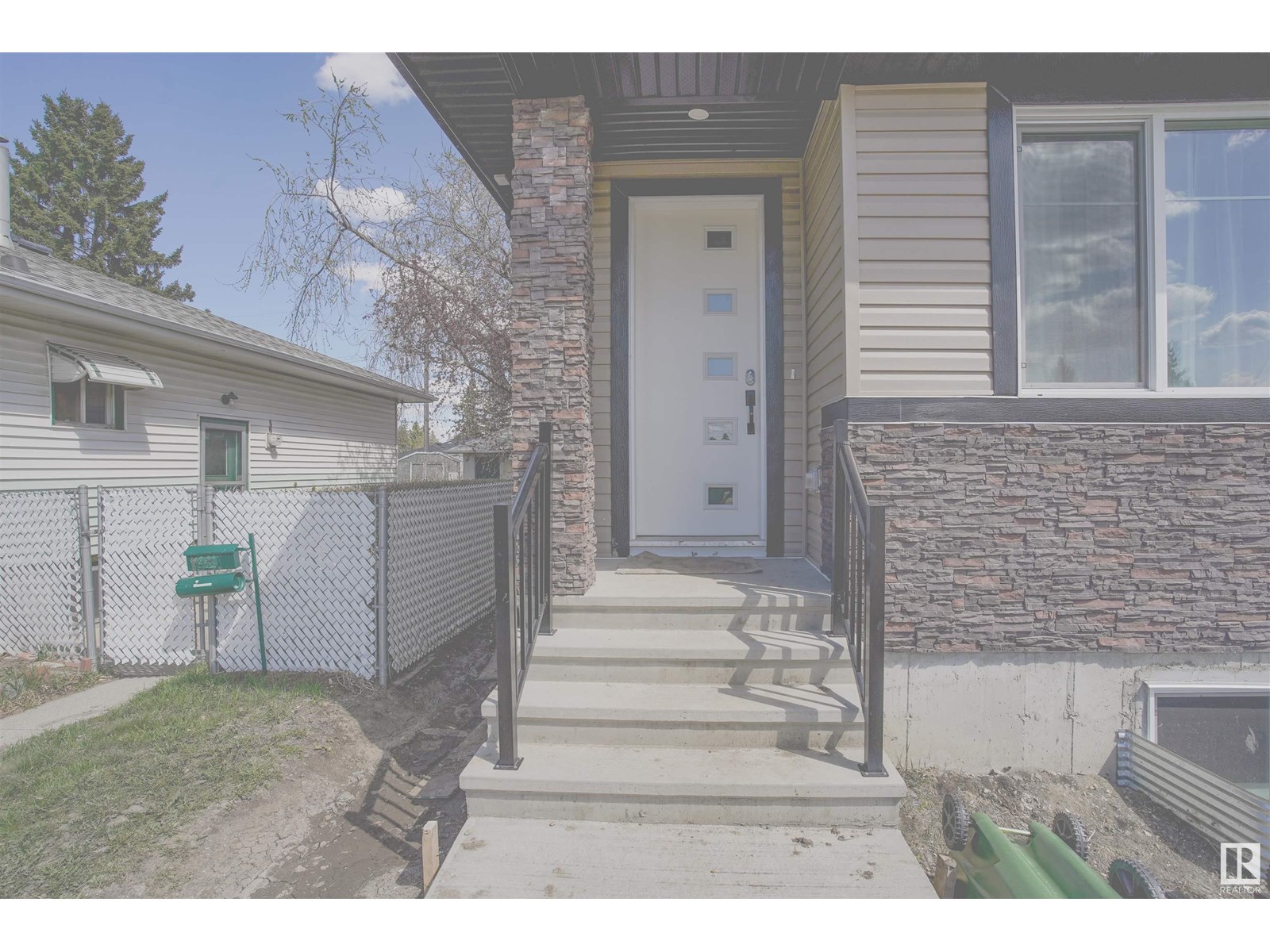 Property at 9113 155 ST NW image 2