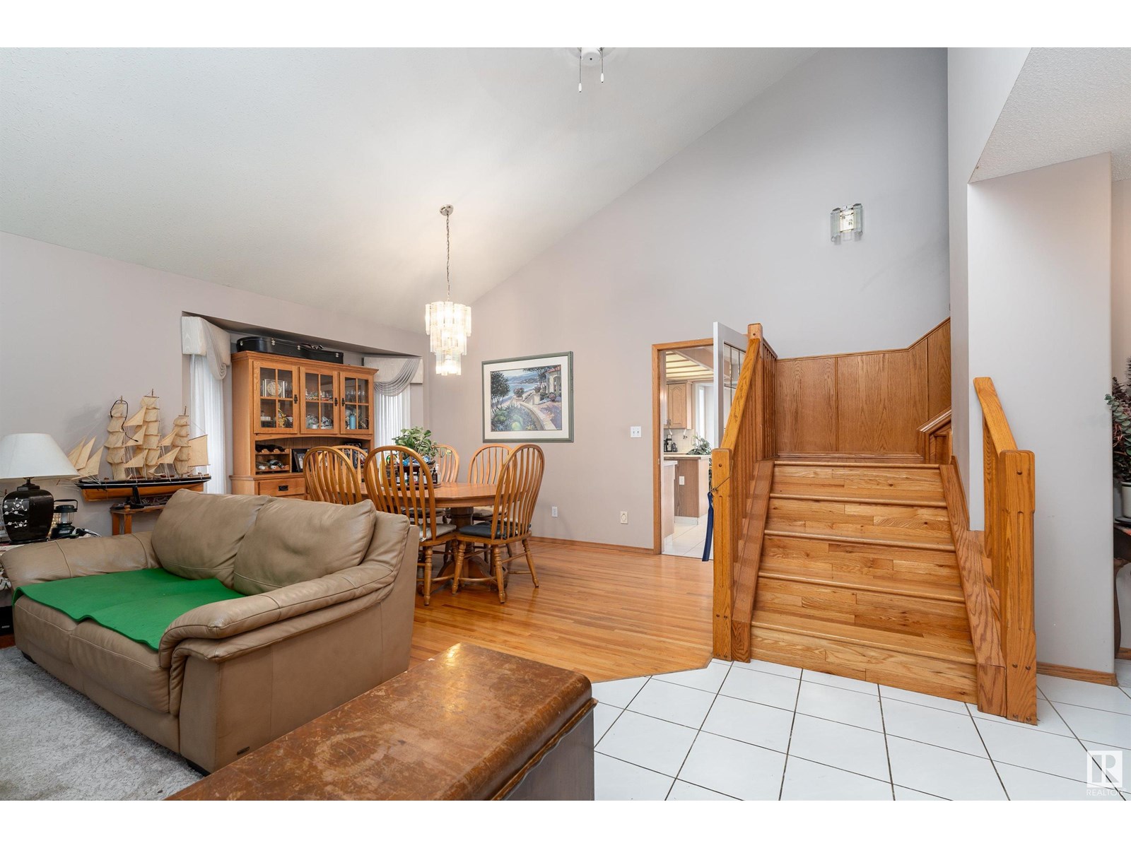 Property at 15316 59 ST NW image 4