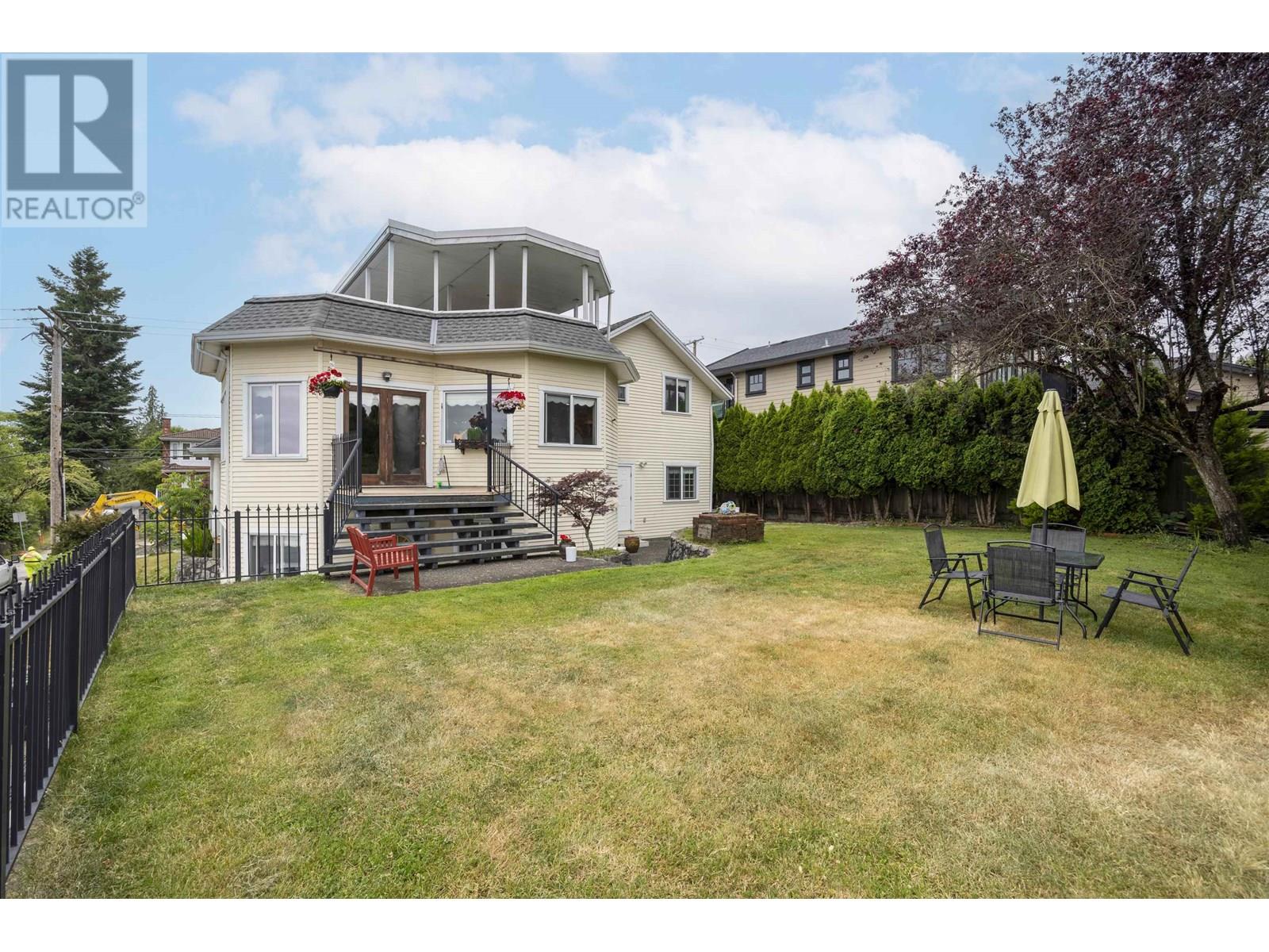 607 Eighteenth Street, New Westminster, British Columbia  V3M 4T1 - Photo 2 - R3017634