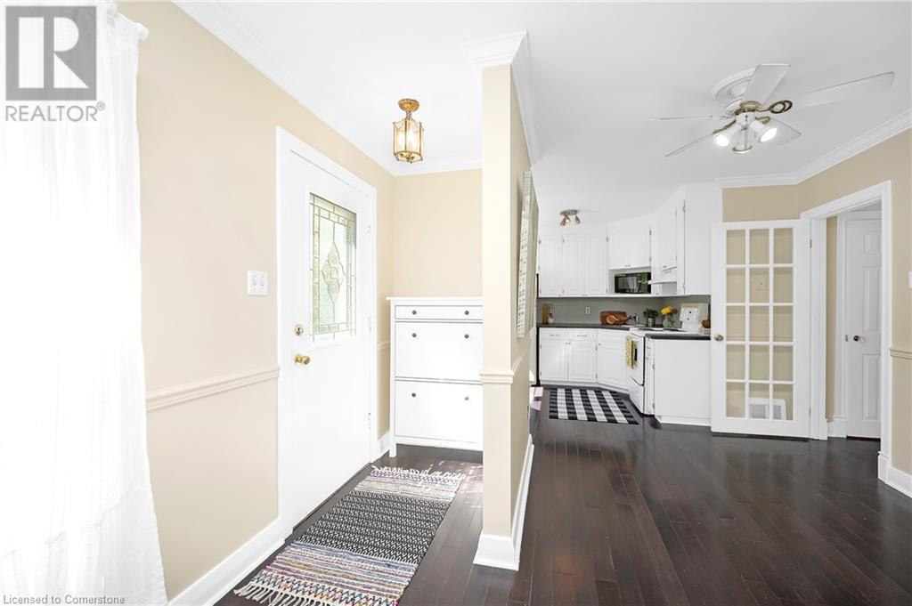 Property at 2067 MAPLEWOOD Drive image 4
