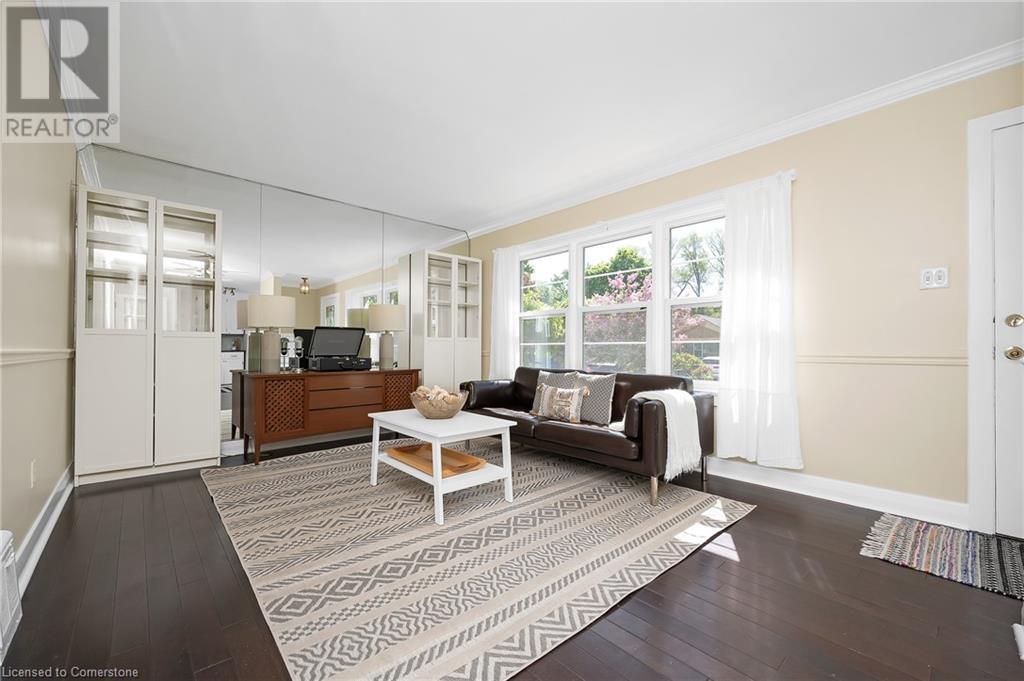 Property at 2067 MAPLEWOOD Drive image 5