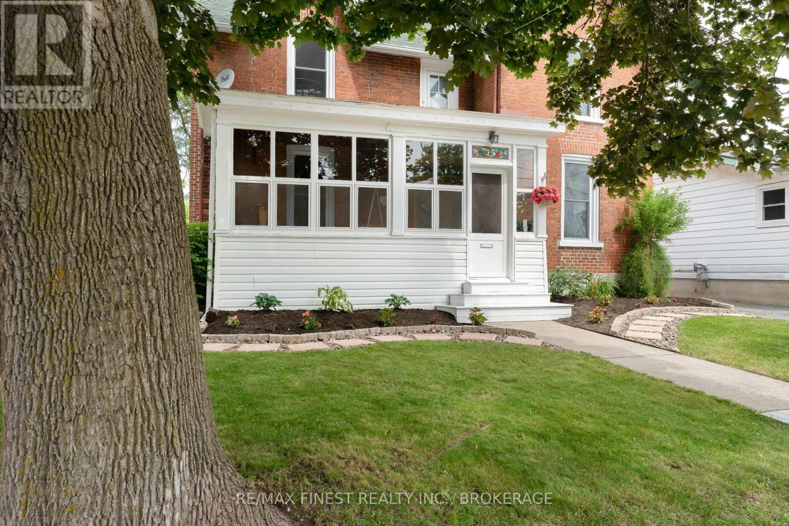 Property at 15 GRAHAM STREET E image 3