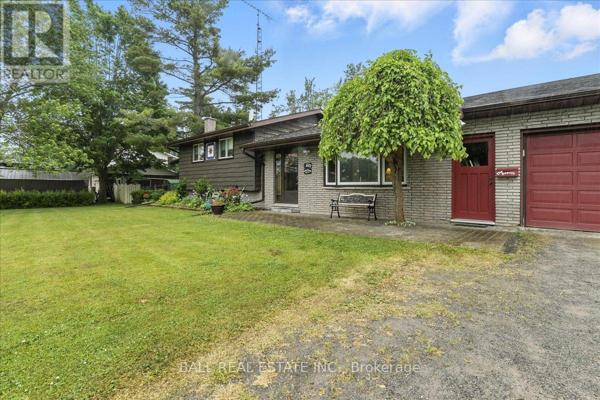 Property at 601 CHURCHILL CRESCENT image 3