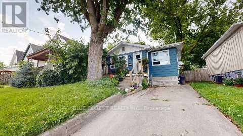 Property at 18 CONNAUGHT AVENUE image 1