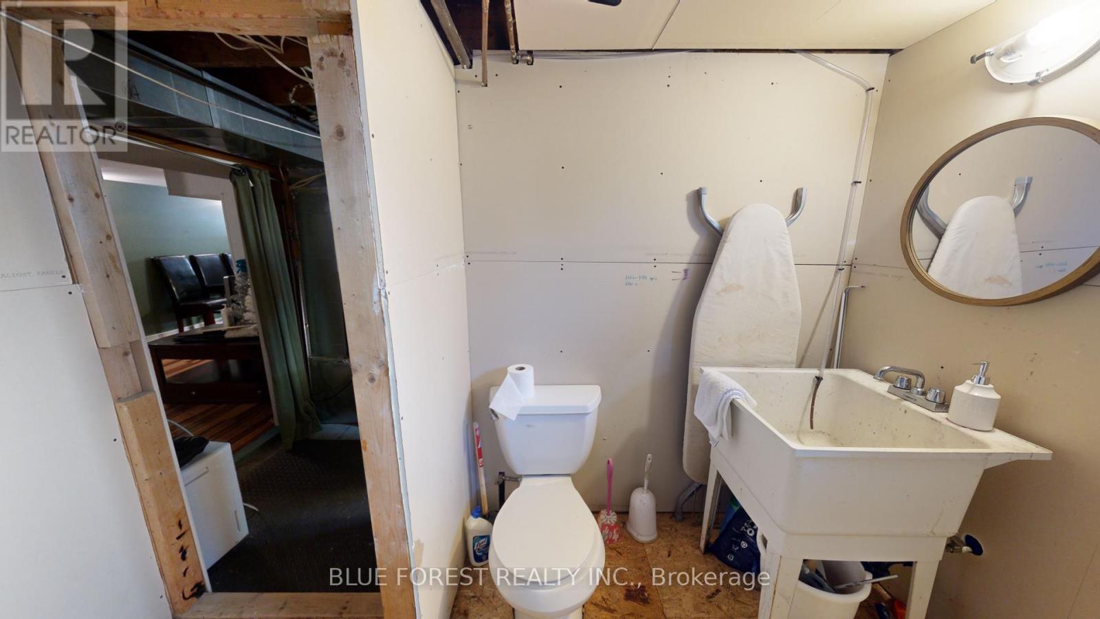 18 Connaught Avenue, London East, Ontario  N5Y 3A3 - Photo 19 - X12235367