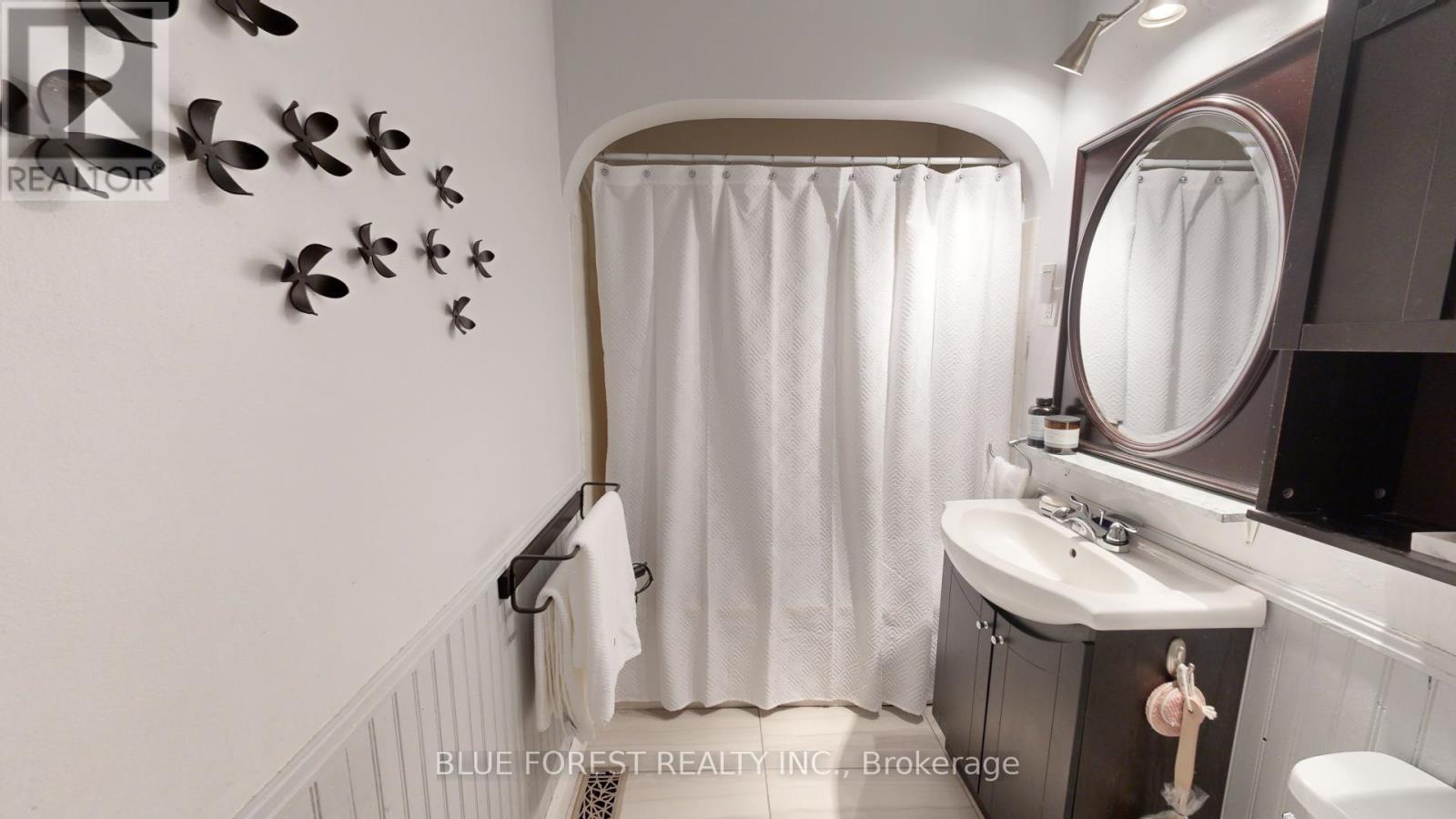 18 Connaught Avenue, London East, Ontario  N5Y 3A3 - Photo 20 - X12235367