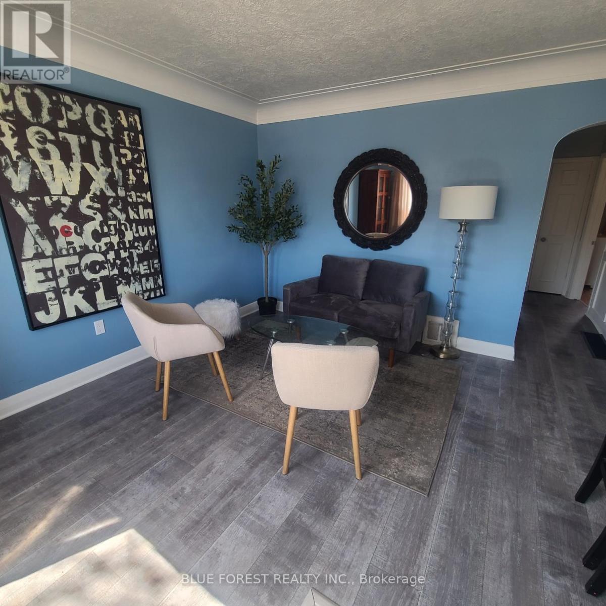 Property at 18 CONNAUGHT AVENUE image 3
