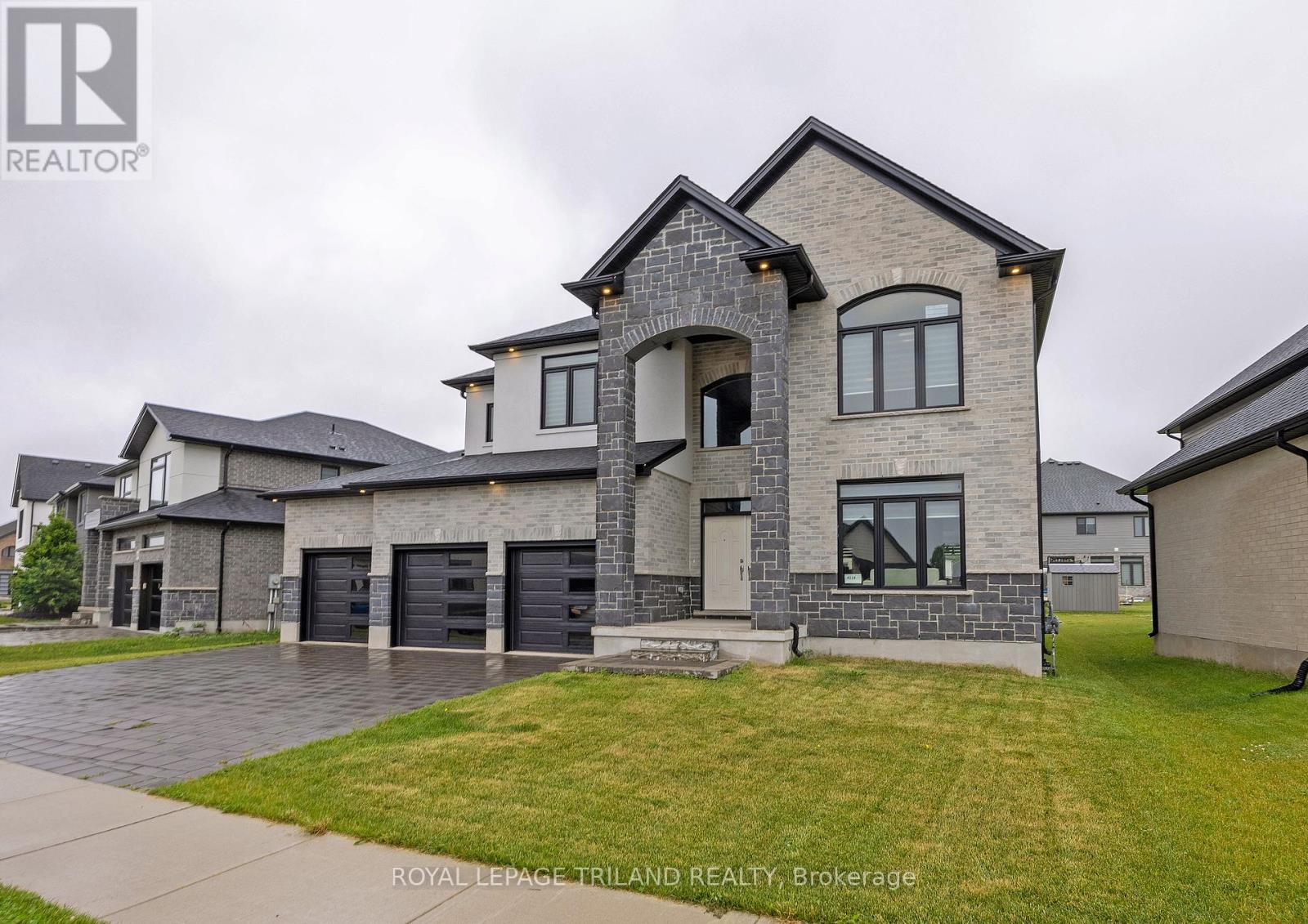 Property at 4114 CAMPBELL STREET N image 2