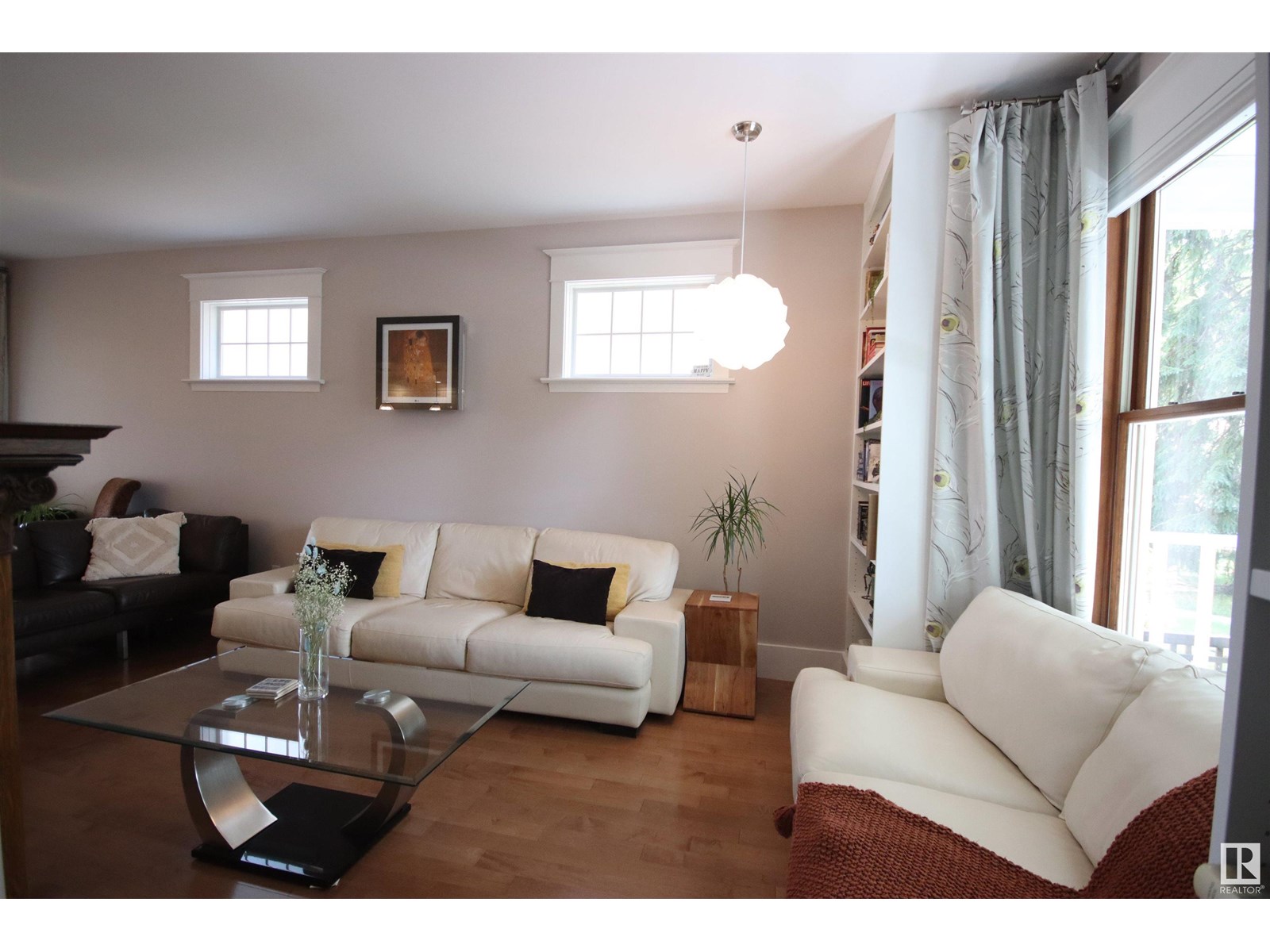 Property at 10944 89 AV NW image 4