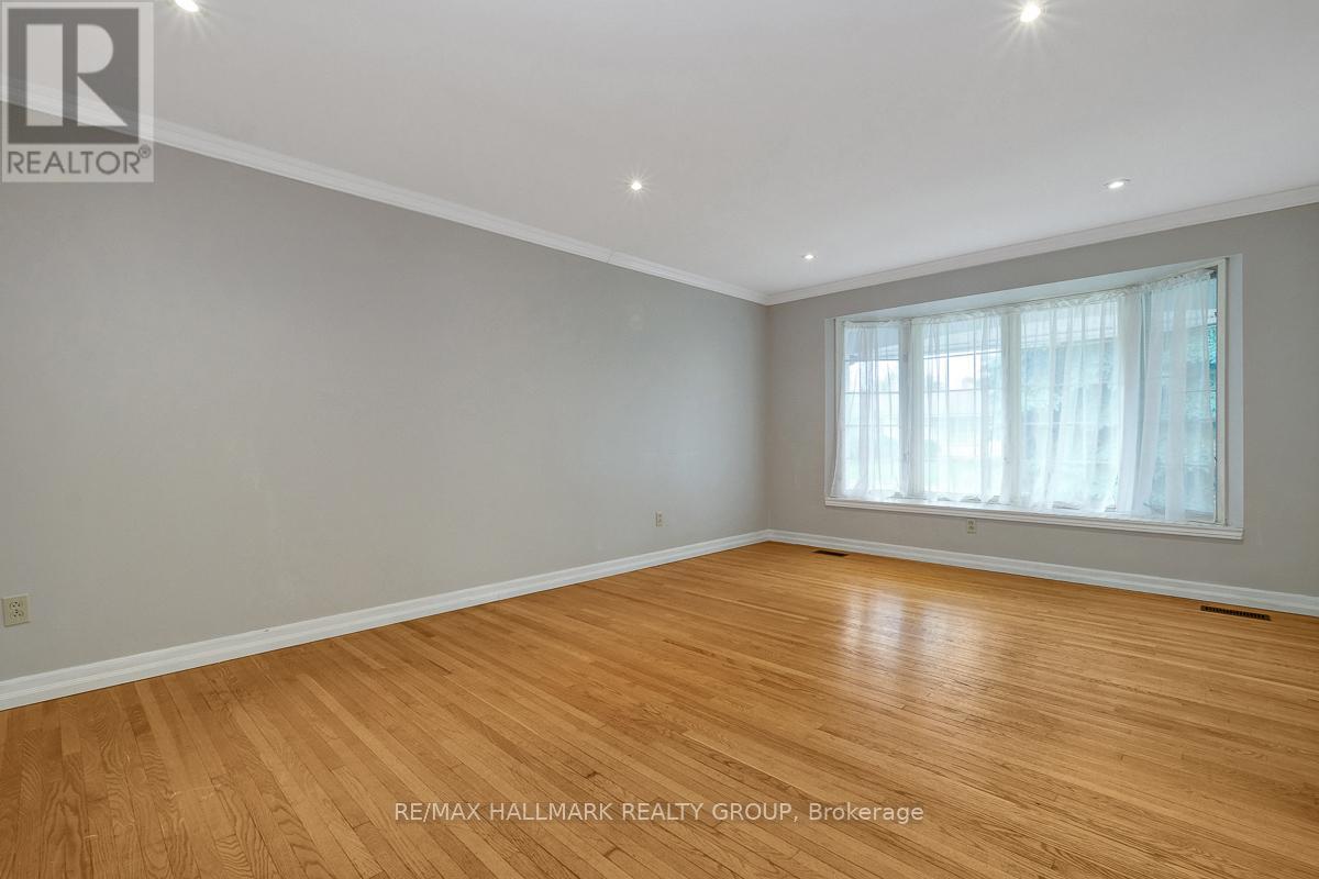 Property at 2149 HUBBARD CRESCENT image 4