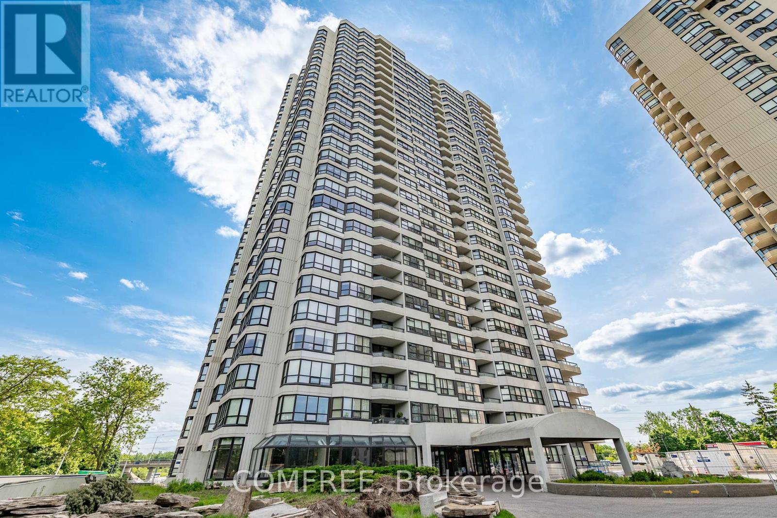 2303 - 1510 Riverside Drive, Ottawa, Ontario  K1G 4X5 - Photo 2 - X12235470