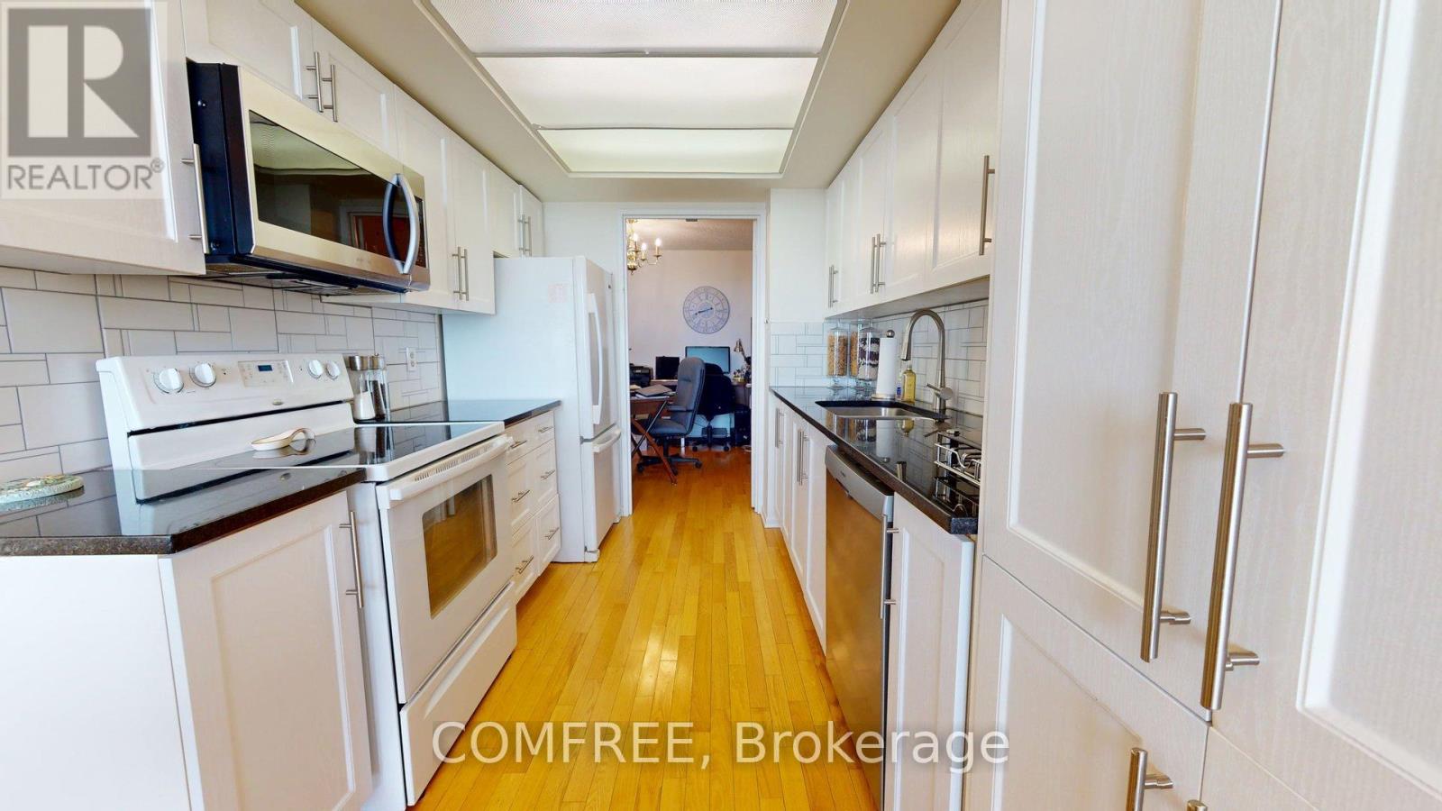 2303 - 1510 Riverside Drive, Ottawa, Ontario  K1G 4X5 - Photo 3 - X12235470