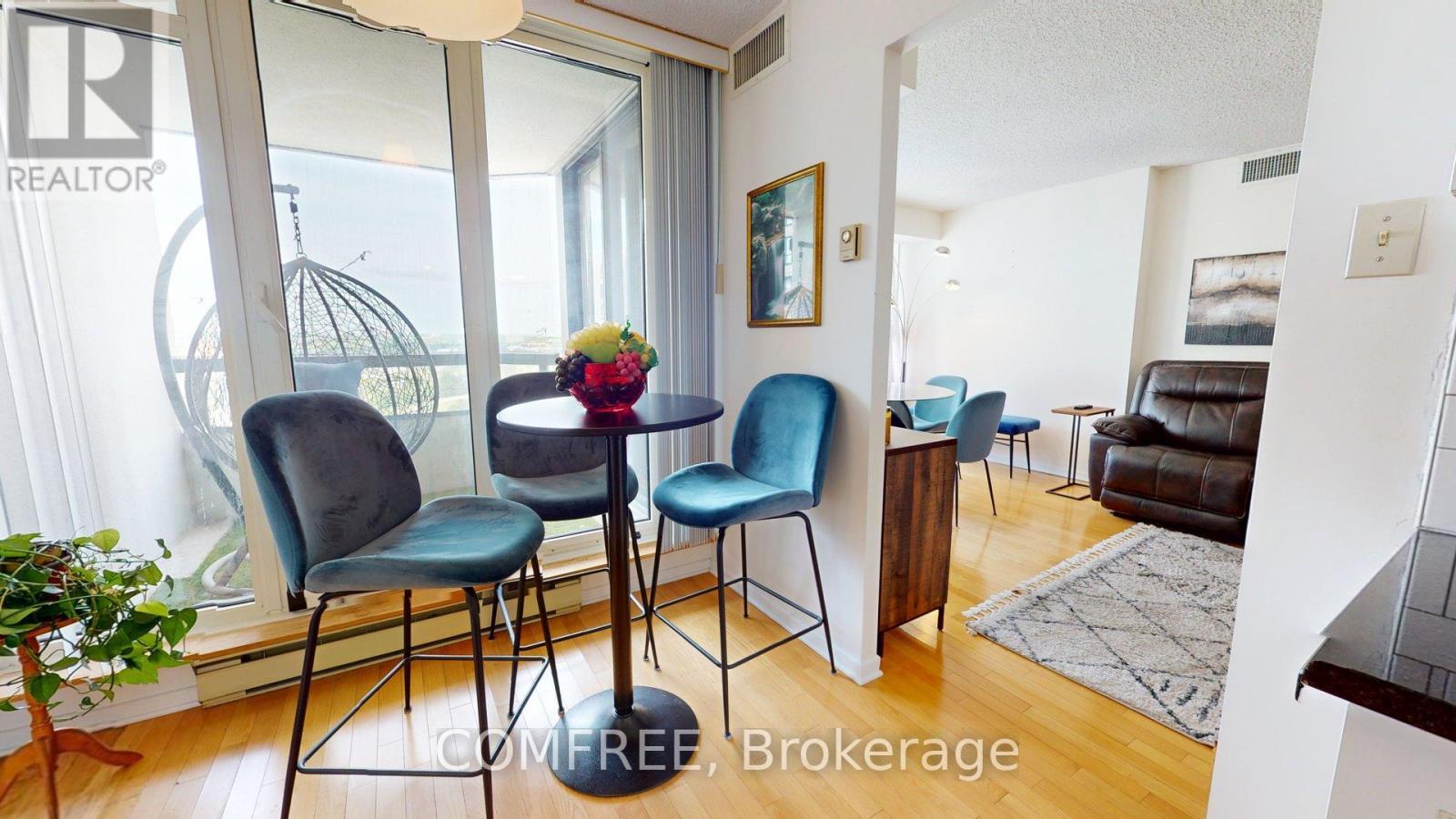 2303 - 1510 Riverside Drive, Ottawa, Ontario  K1G 4X5 - Photo 5 - X12235470
