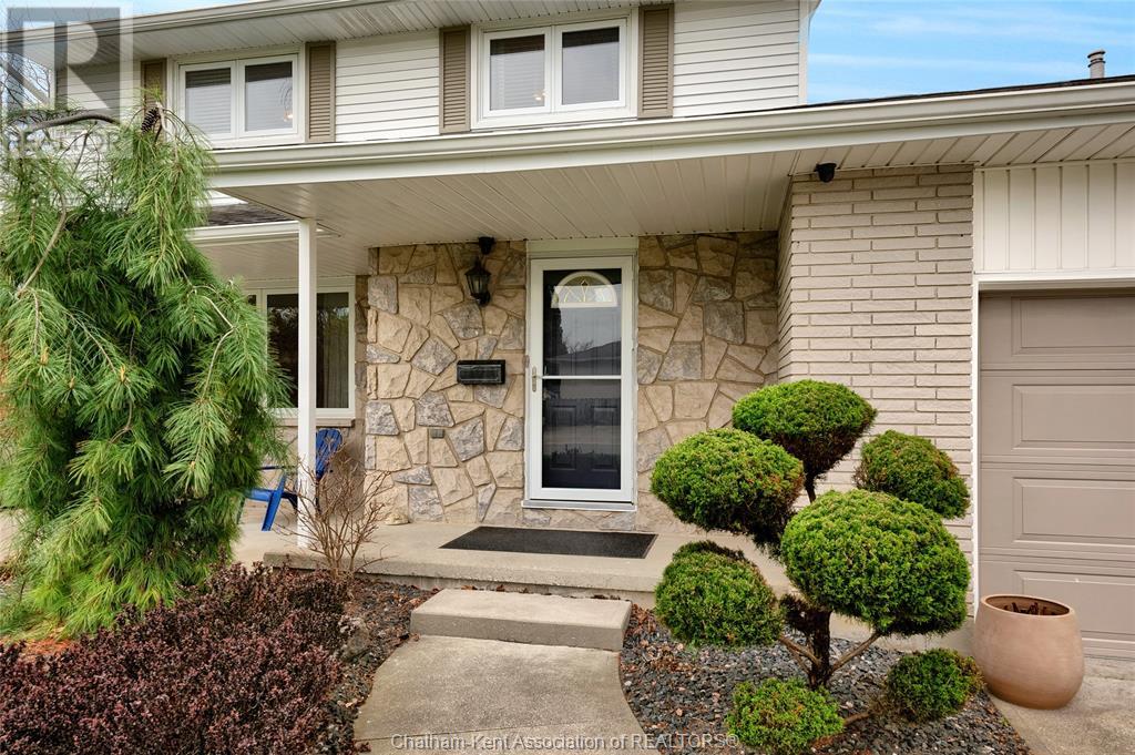 33 Sylvester Drive, Chatham, Ontario  N7M 2B7 - Photo 5 - 25015690