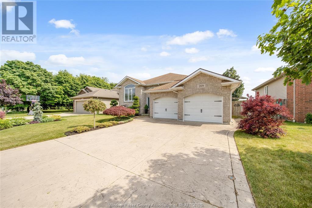 Property at 209 JAMES AVENUE image 3