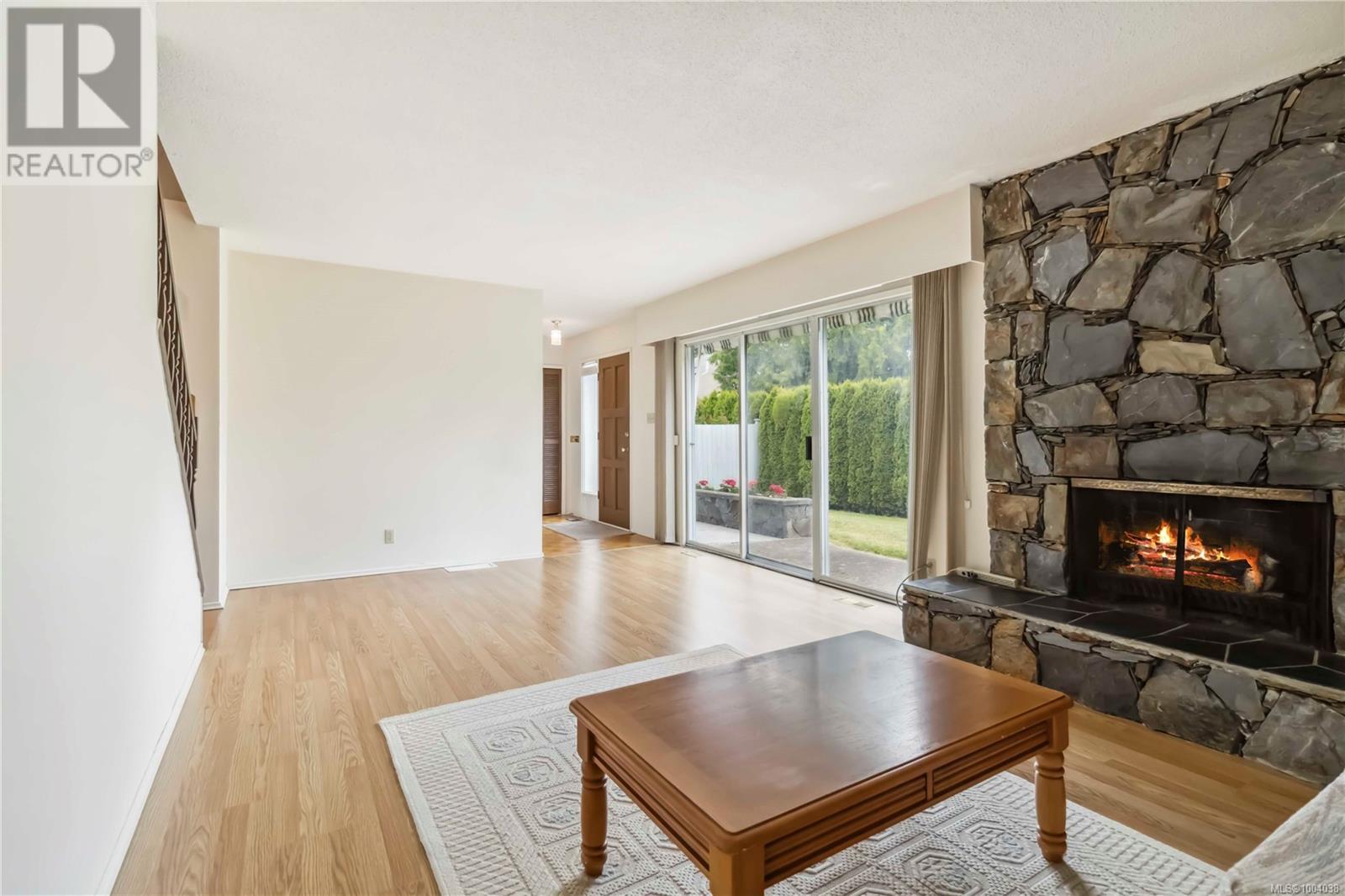 Property at 2400 Lovell Ave image 4