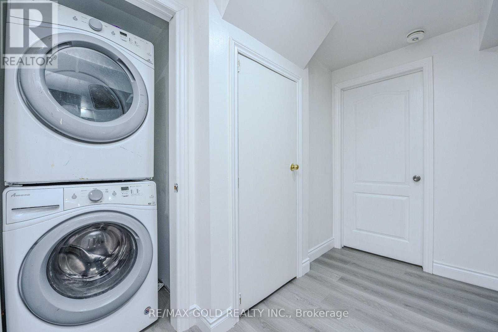 6828 Gracefield Drive, Mississauga, Ontario  L5N 6T6 - Photo 32 - W12196948