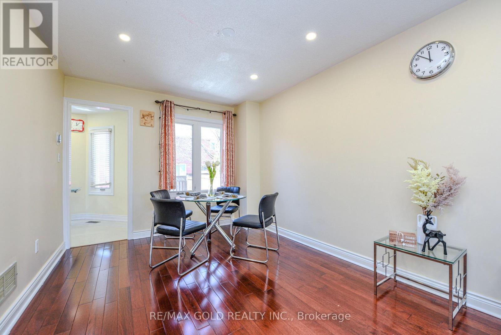 6828 Gracefield Drive, Mississauga (Lisgar), Ontario  L5N 6T6 - Photo 5 - W12196948