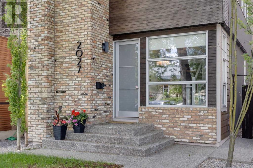 Property at 2027 42 Avenue SW image 2
