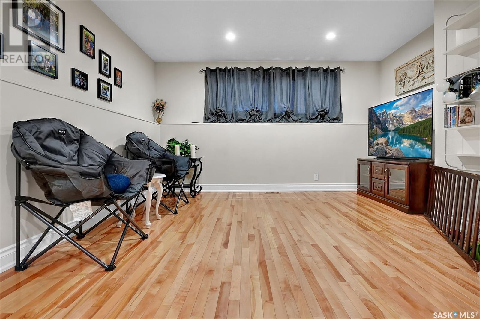 227 Rodenbush Drive, Regina, Saskatchewan  S4R 6X1 - Photo 18 - SK008682