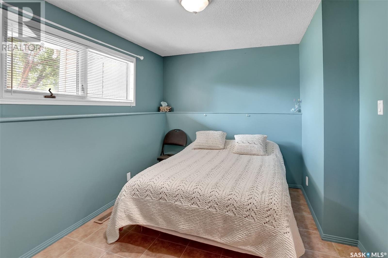 227 Rodenbush Drive, Regina, Saskatchewan  S4R 6X1 - Photo 17 - SK008682