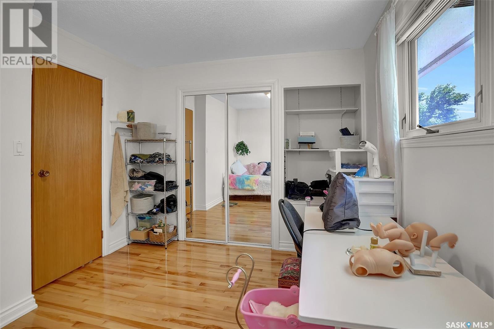 227 Rodenbush Drive, Regina, Saskatchewan  S4R 6X1 - Photo 13 - SK008682