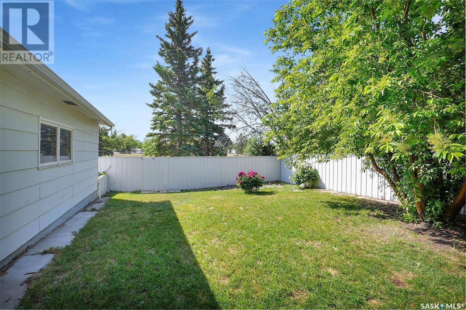 227 Rodenbush Drive, Regina, Saskatchewan  S4R 6X1 - Photo 29 - SK008682