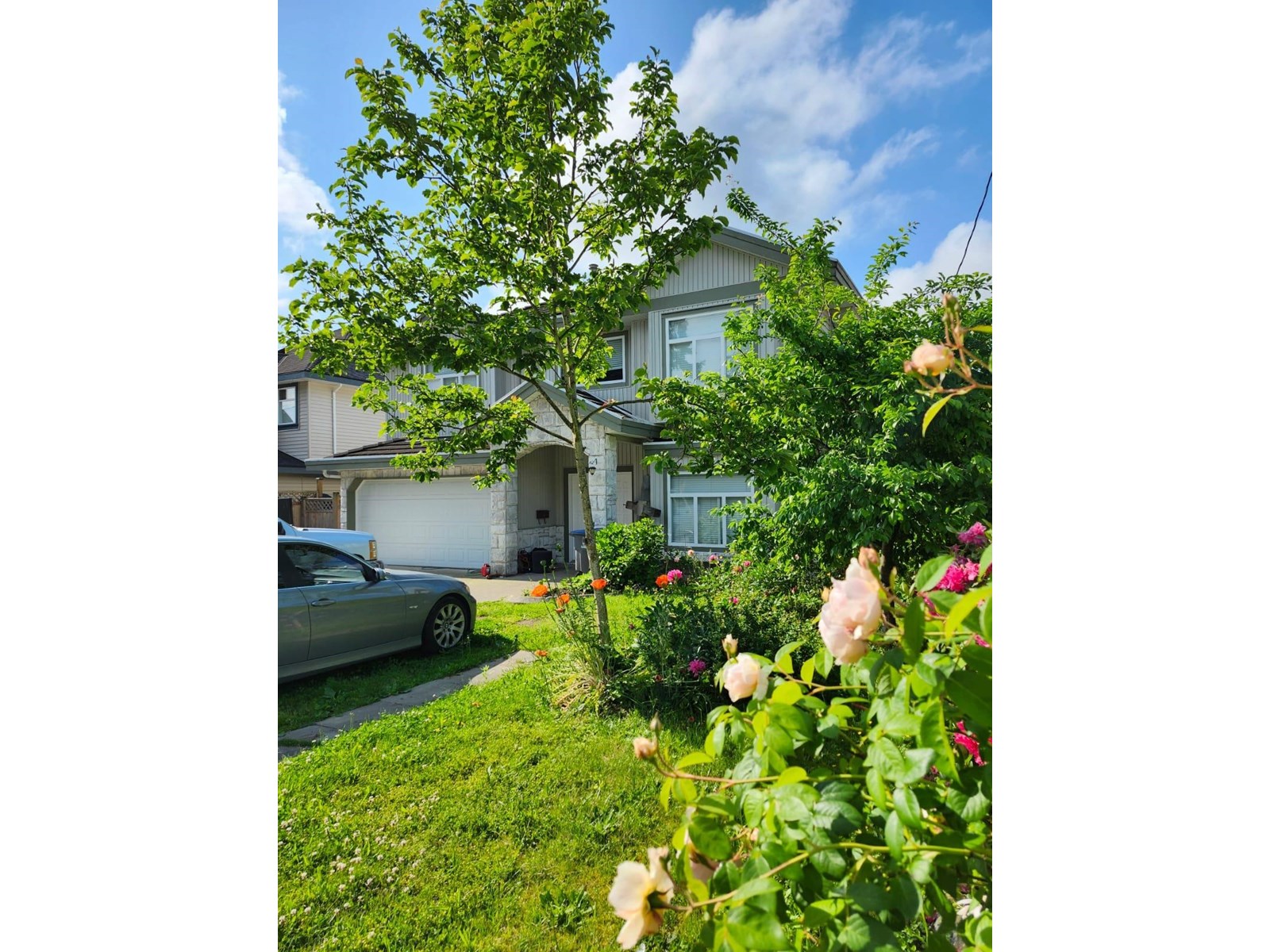 Property at 14922 102A AVENUE image 2