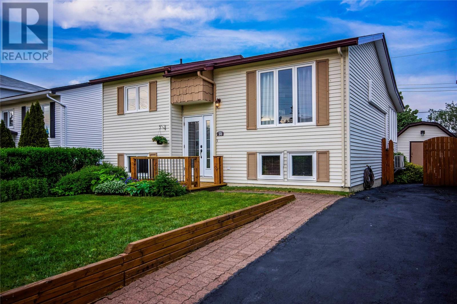 Property at 20 Jane Heights image 1