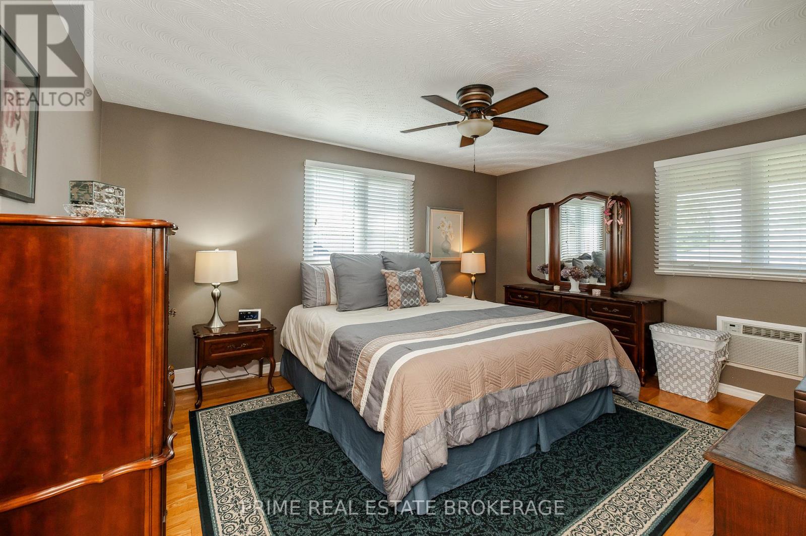 188 Elm Street, West Elgin, Ontario  N0L 2P0 - Photo 13 - X12235623