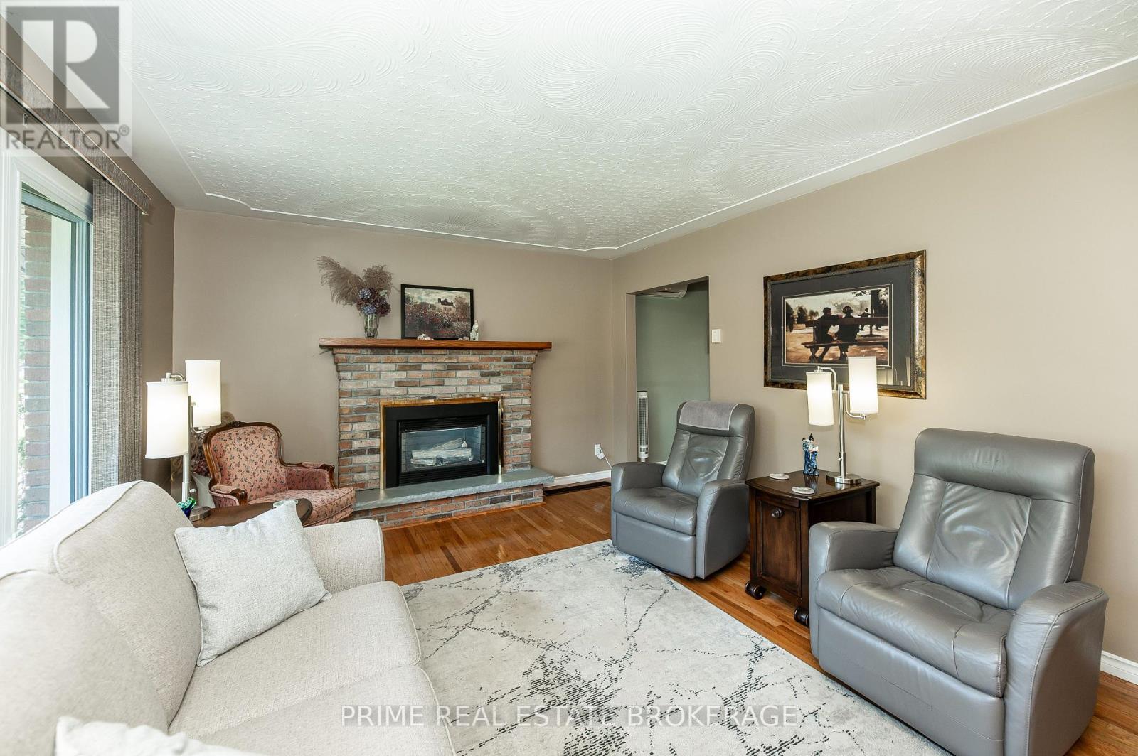 188 Elm Street, West Elgin, Ontario  N0L 2P0 - Photo 6 - X12235623