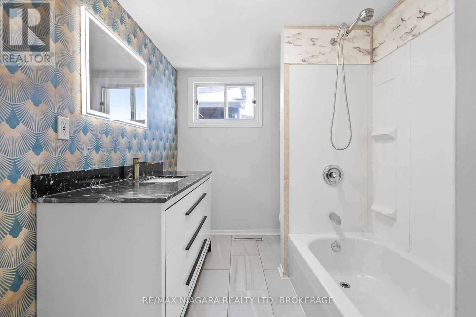 1 - 115 Kinnear Street, Port Colborne, Ontario  L3K 1A8 - Photo 8 - X12235548