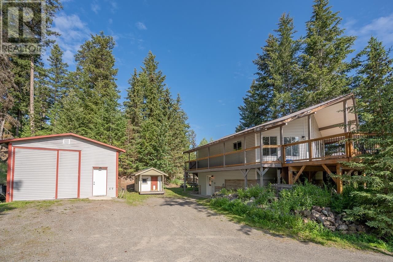 5324 KALLUM DRIVE, 108 Mile Ranch, British Columbia