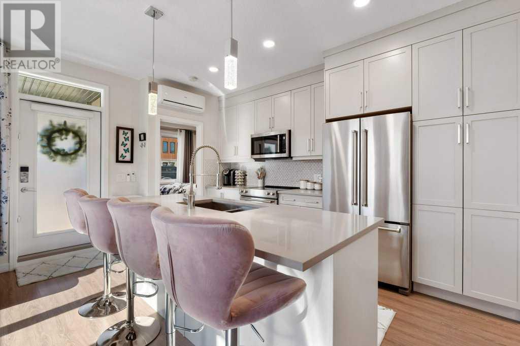 Property at 1102, 80 Greenbriar Place NW image 3