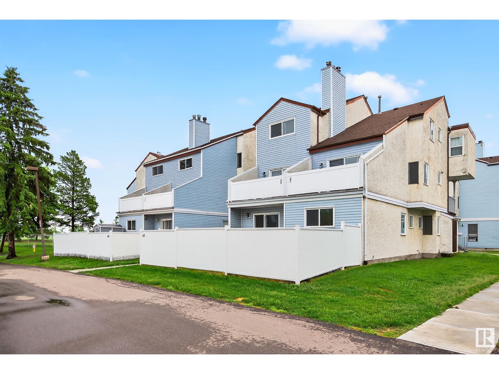 Property at 71 LANCASTER TC NW image 1