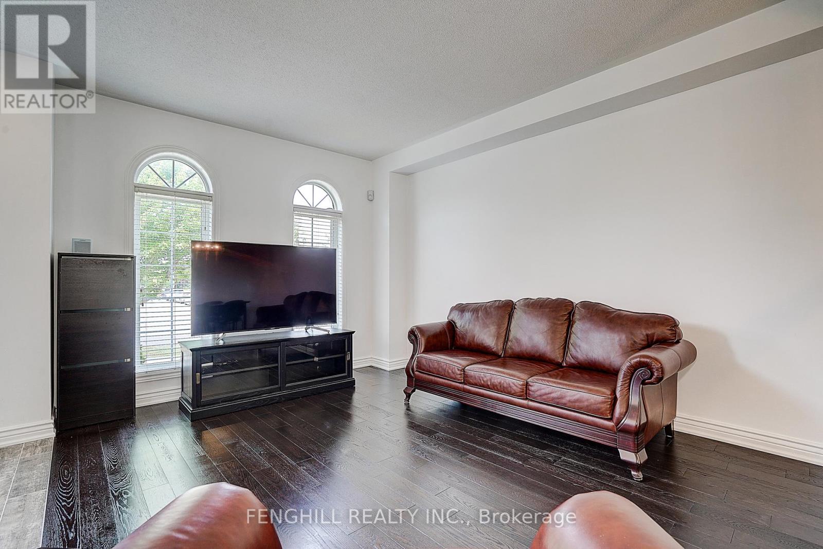 Property at 23 VELLORE WOODS BOULEVARD image 3